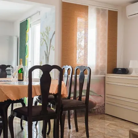 Apartamento House In Near The Festival Site